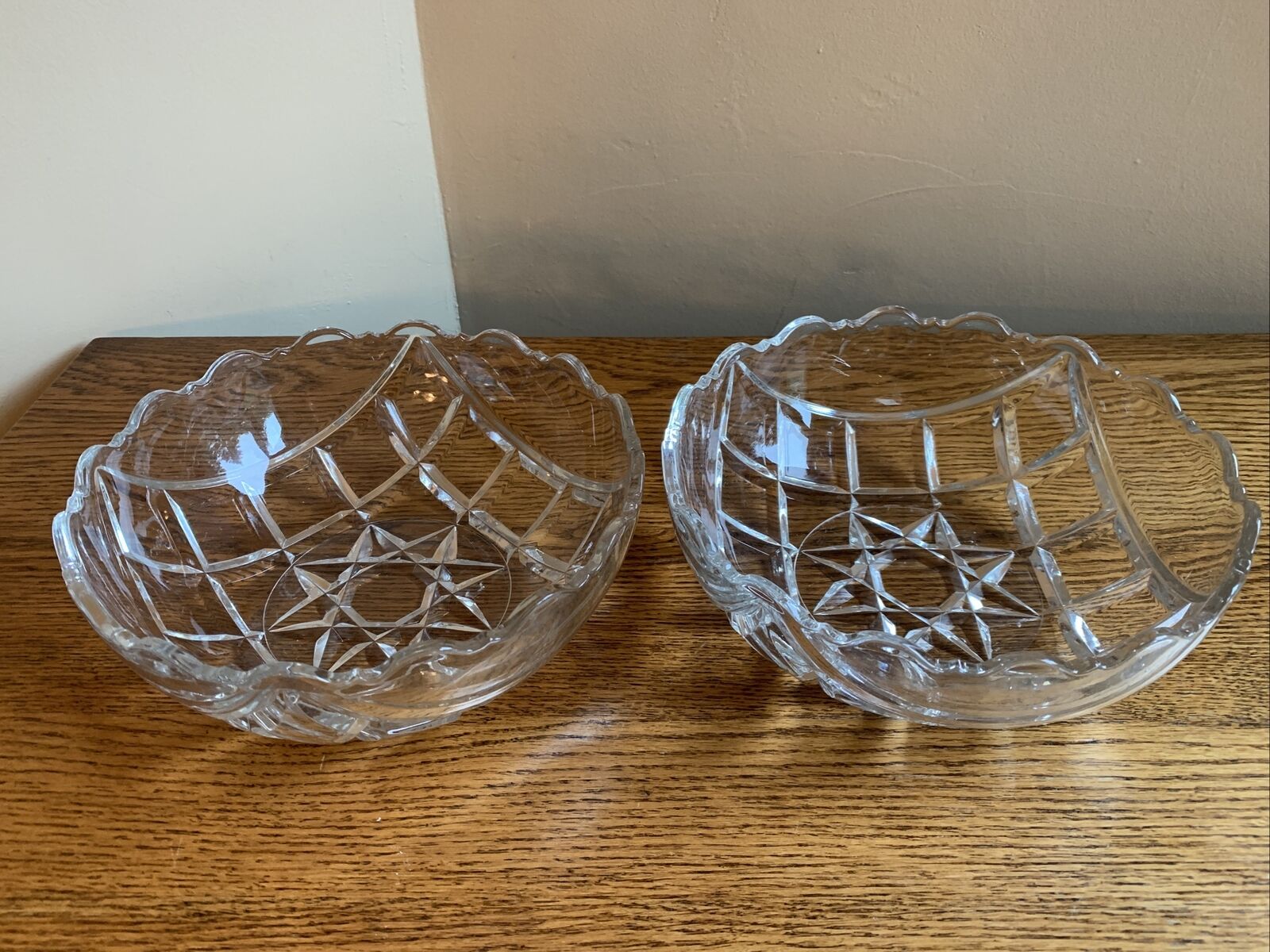 Set Of 2 Vintage 8" Clear Pressed Glass "star Pattern" Vegetable Serving Bowls