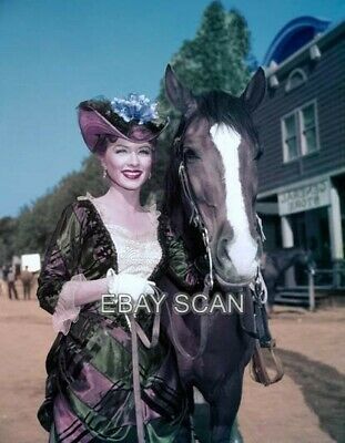 AMANDA BLAKE GUNSMOKE FAME KITTY WITH HORSE    8X10 PHOTO    827